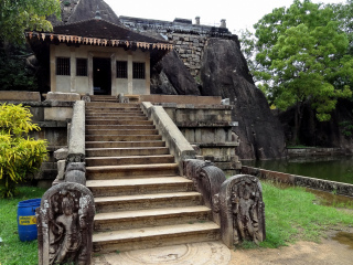 阿努拉德普勒考古博物馆