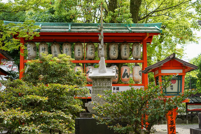 为二十二社,旧社格为官币大社(现神社本厅的别表神社)