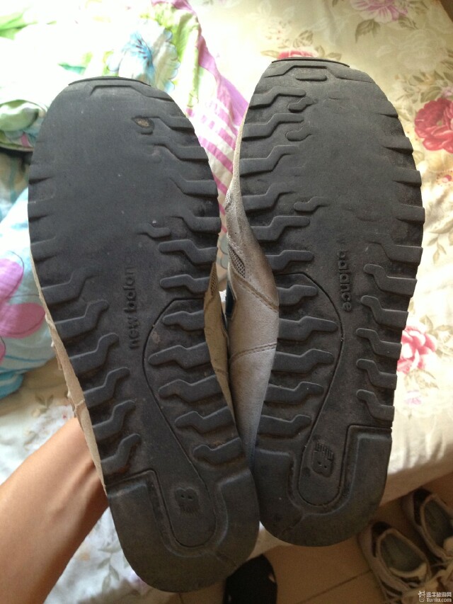      磨平的鞋底