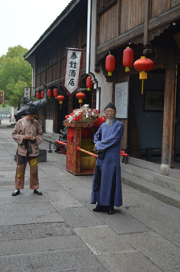 经白玉长堤(古纤道)到鉴湖酒岛,品味绍兴黄酒文化和历