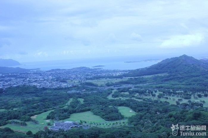 第一天中午到達火努魯魯,美國夏威夷州首府和港口城市,華人稱檀香山.