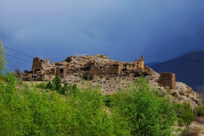 机场直接去泽当镇,这里位于雅砻河与雅鲁藏布江汇流处东侧,属于乃东县