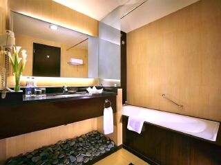 巴厘岛库塔阿斯顿酒店