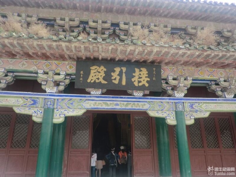 "接引殿"的旁边是"灵感院".
