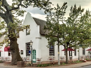 斯泰伦博斯酒店