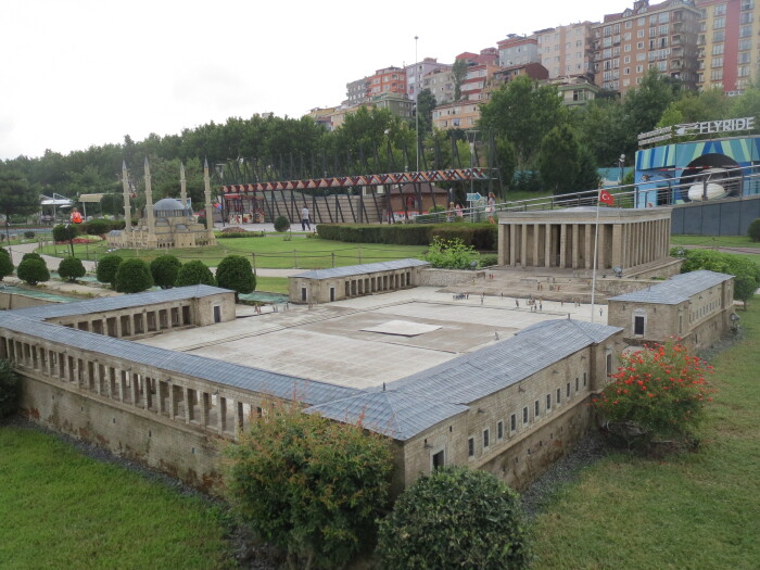 这是土耳其国父凯末尔的纪念馆