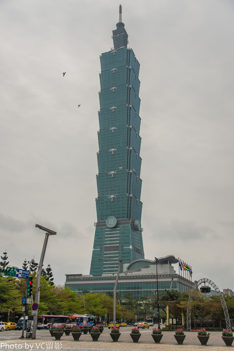 世贸捷运站,台北101是台湾第一高摩天大楼,也是台湾的骄傲
