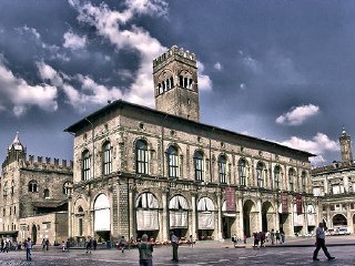 波罗尼亚市政厅