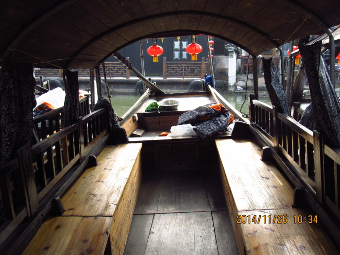 参观一下游船的船舱