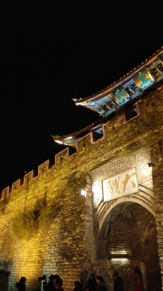 提客栈一律不进行点名,有碍广告之嫌,只对美景,美食进行展示) d1:昆明