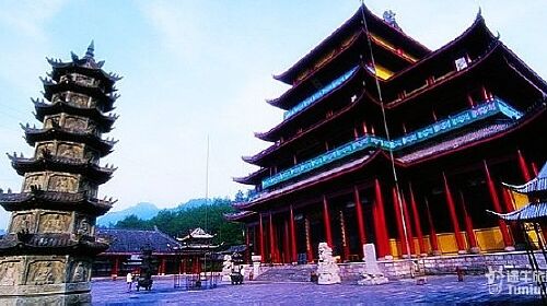 游览【大智禅寺】景区:景区始建于南梁年间,距今已有1500多年的历史