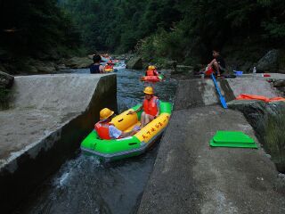 连云山峡谷漂流