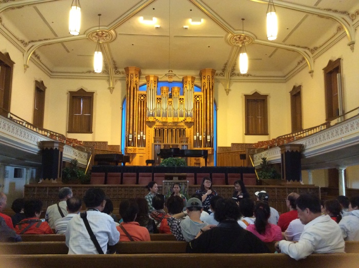 摩门教徒们只得向西部地区不断地迁移,最后在盐湖城地区落了脚,并