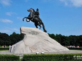 彼得大帝纪念雕像