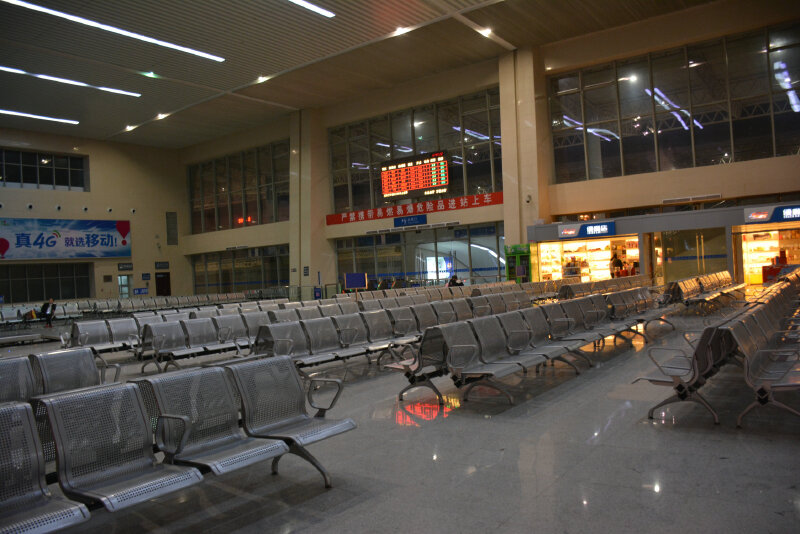 泉州清源山p3:2015年3月16日晚上19点,结束了福建太姥山景区一日游后