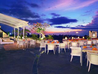 巴厘岛库塔阿斯顿酒店