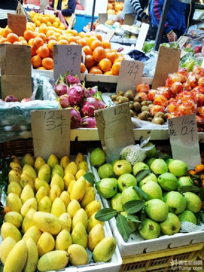 买上一百多元,水果比国内便宜哦!澳门的房子很贵,比香港还贵!