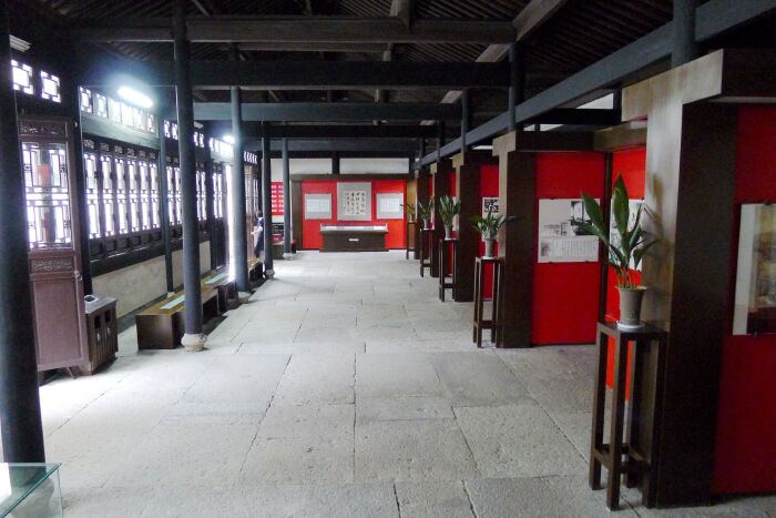 墓冢 秋瑾遇难后,无人敢为其收尸,中国报馆"皆失声",生前好友吕碧城