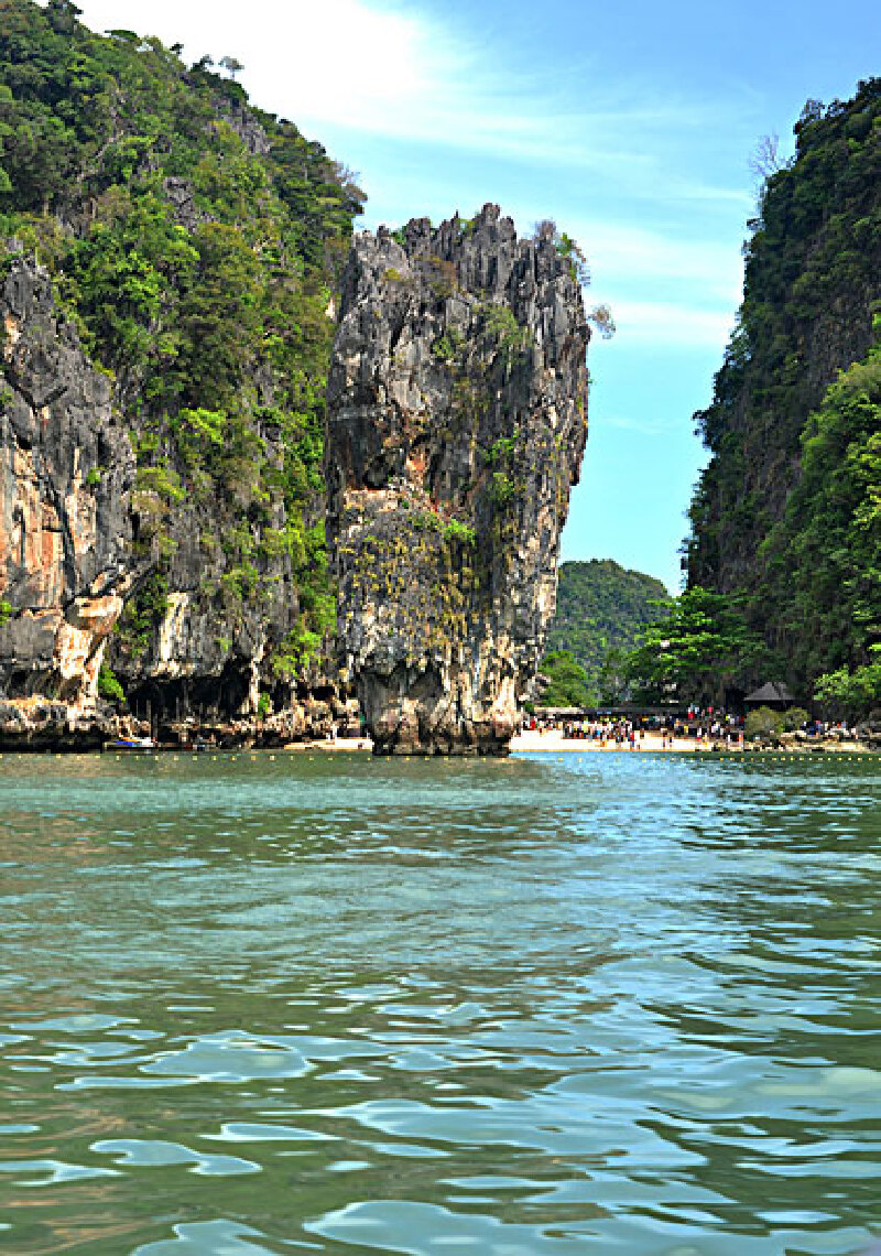 达瓜巴旅游景点 007岛  007岛位于泰国普吉府的一个岛屿.