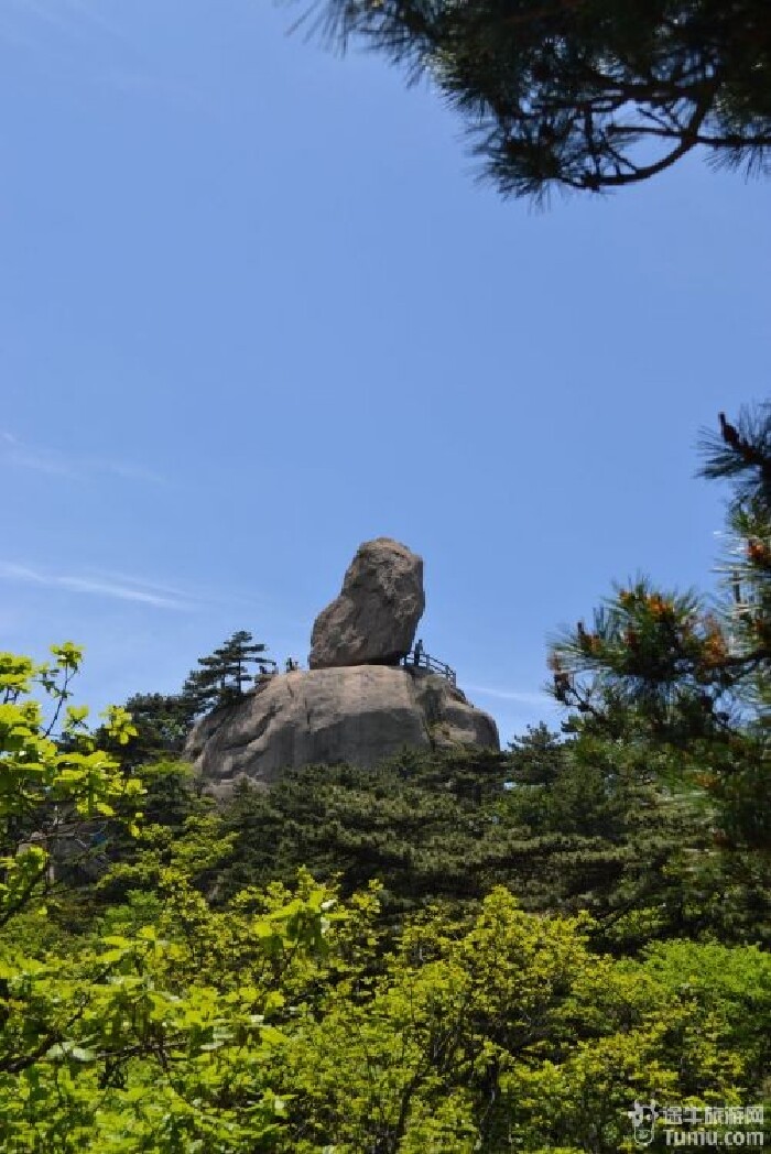 景色还是不错的,回音壁(呵呵,我真的冲着它喊了哦,想知道效果不?