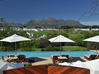 克莱恩扎尔莱三城市酒店