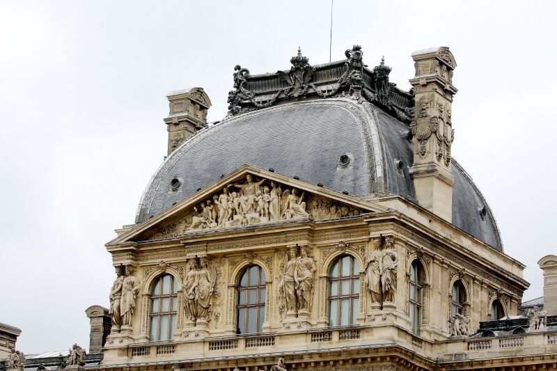 作 者 : eugene  guillaume卢浮宫pavillon turgot大厦,南立面顶窗