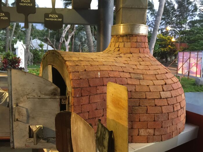 认准这个烤披萨的大炉子就对了