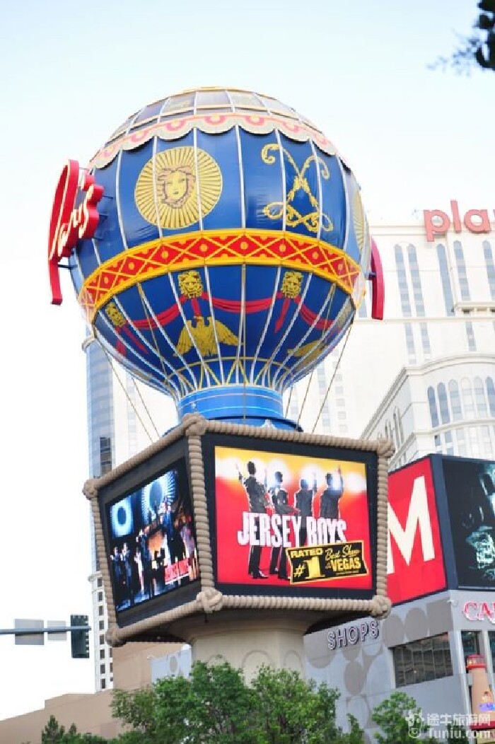 晚餐过后是精彩的jubilee show,表演不允许