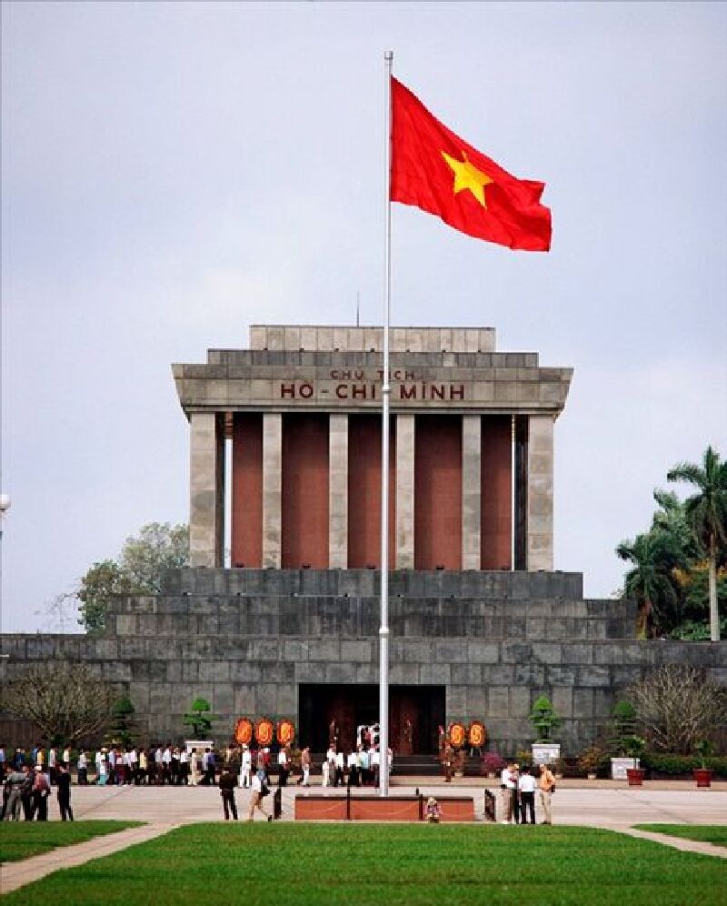 越南积极的同很多与自己利益有关的国家合作,发展自己的外向型经济.