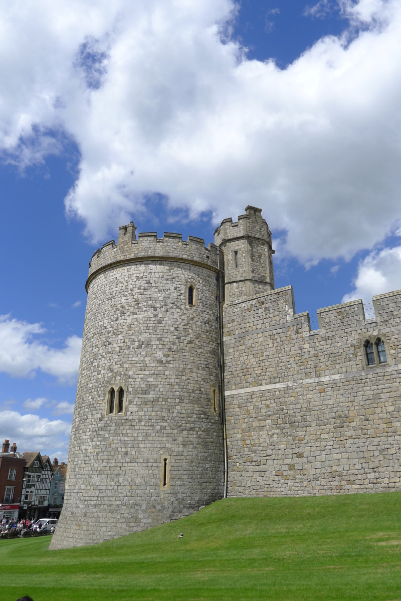 最古老,最富丽,最奢华的皇家城堡(一)