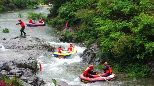  象山松兰山海滨浴场-余姚浙东小九寨芝林-四明山激情漂流高铁2日游>