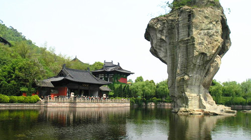 区,始于汉代,距今已有一千八百多年历史,至清代,有著名"柯岩八景"之称