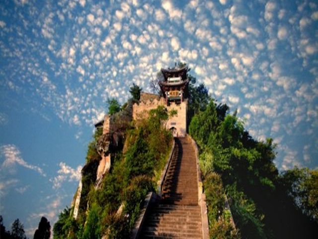  雲陽龍缸-雲端廊橋-雙井寨-三峽梯城2日遊>主城定點接,住宿可升級