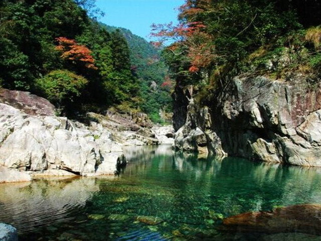  福州永泰-雲頂山寨-qq蛋居-天池草場-海西冰川大峽谷2日遊>住蛋居