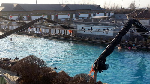 鞍山天籁谷温泉1日游>赏蝴蝶花海,泡纯正温泉