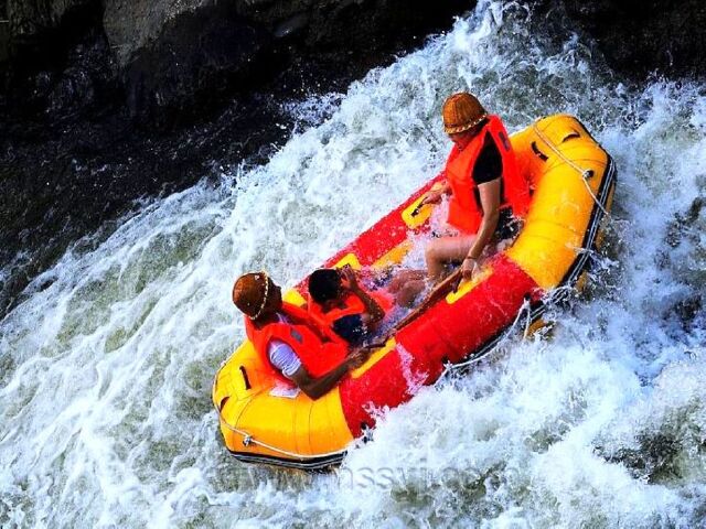  黄山夹溪河-枧潭双皮筏漂流1日游>1天挑战2个漂流 门票全含0购物