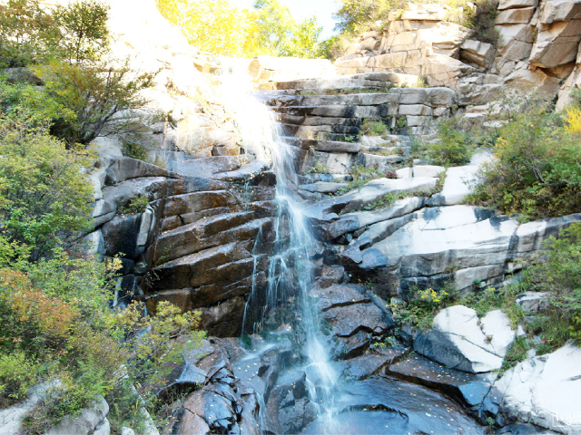  涞源白石山-十瀑峡瀑布双汽2日游>含单程小交通 宿四星酒店,挑战全景