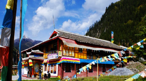  九寨沟-黄龙-藏寨-羌寨双汽3日游>赠家访,晚会,24小时热水